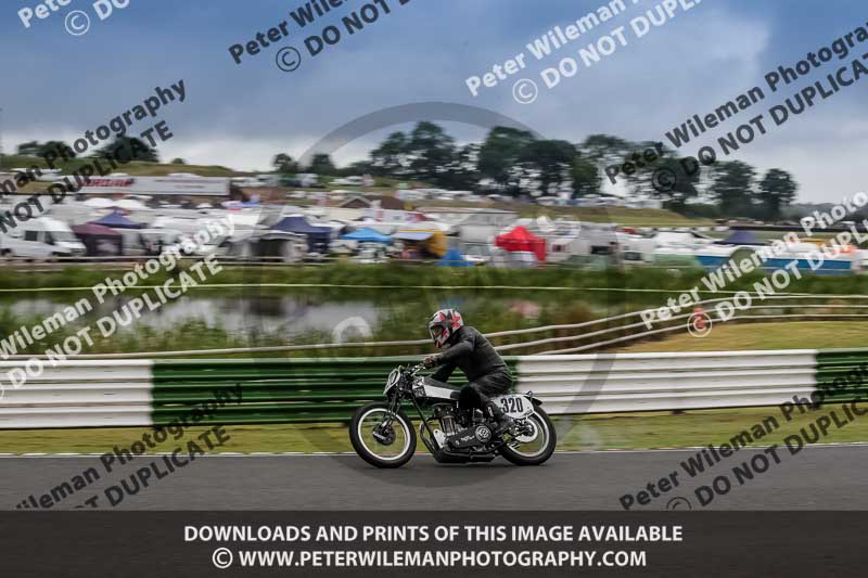 Vintage motorcycle club;eventdigitalimages;mallory park;mallory park trackday photographs;no limits trackdays;peter wileman photography;trackday digital images;trackday photos;vmcc festival 1000 bikes photographs